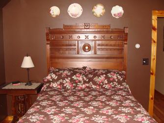 Chocolate room extra fullsize bed