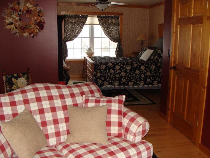 Cliff Haven Farm B&B Red Room